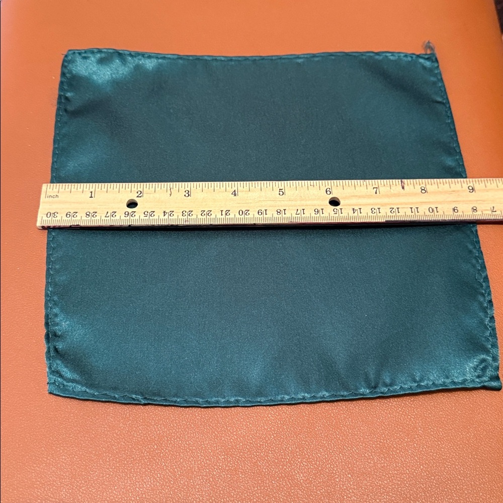 Elegant Green Satin Pocket Square - Picture 5 of 6